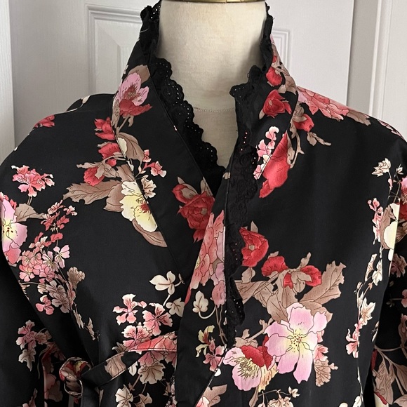 BODY LINE SHORT FLORAL KIMONO JACKET - Picture 5 of 16